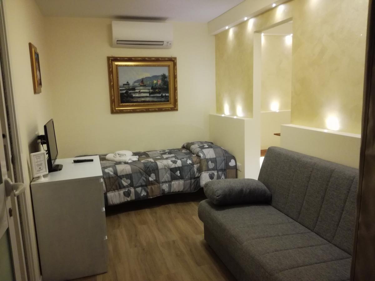 Appartamento Villa Elison Lazise Buitenkant foto