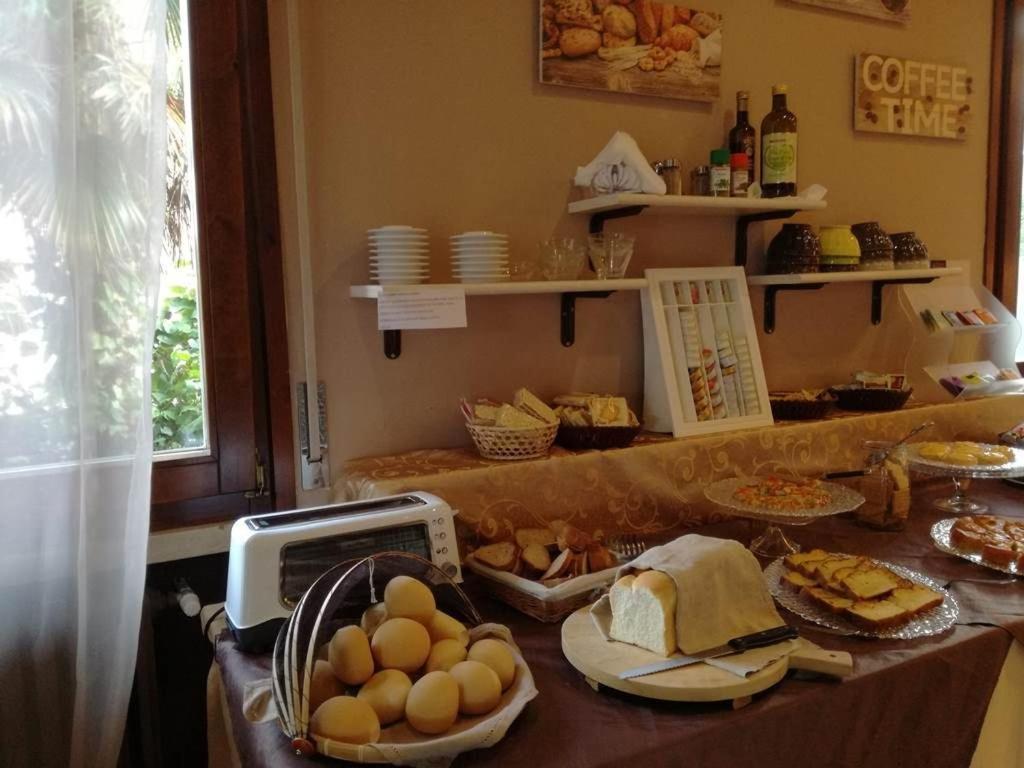 Appartamento Villa Elison Lazise Buitenkant foto