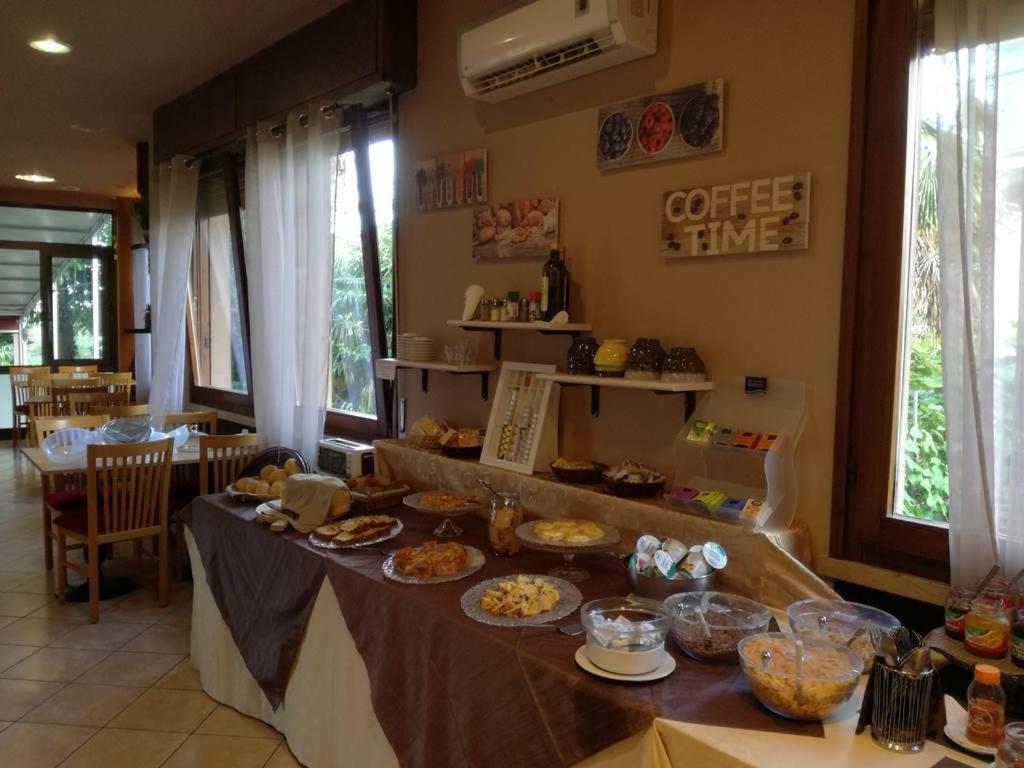 Appartamento Villa Elison Lazise Buitenkant foto